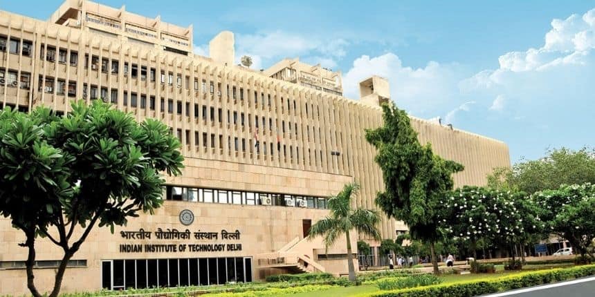 शिक्षार्थी आईआईटी दिल्ली में एक दिवसीय कैंपस इमर्शन में भी भाग ले सकते हैं। (आधिकारिक वेबसाइट)